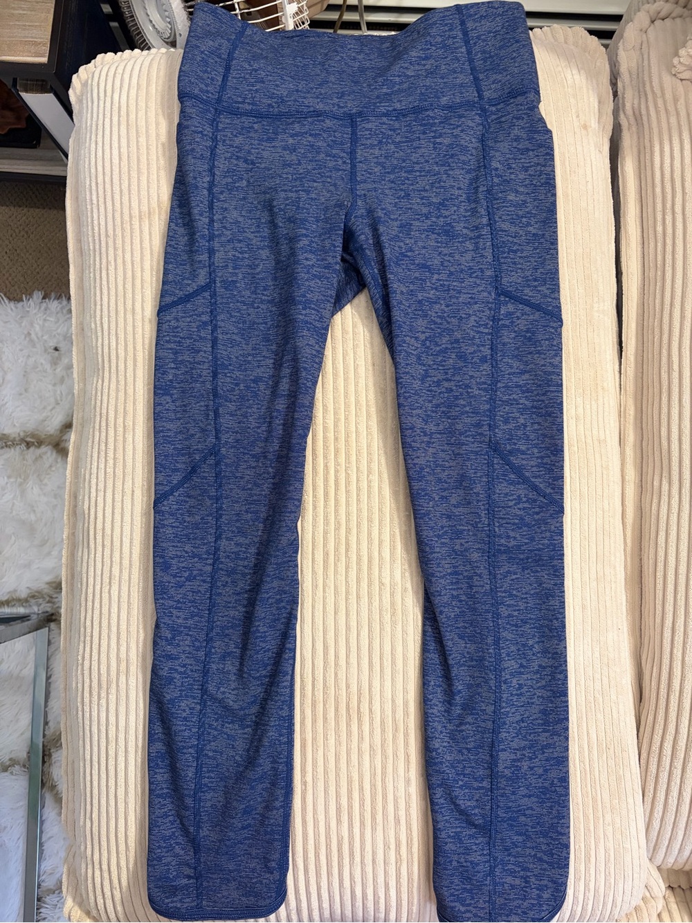 Athleta Blue woman’s Small Tall like new leggings very soft and comfortable